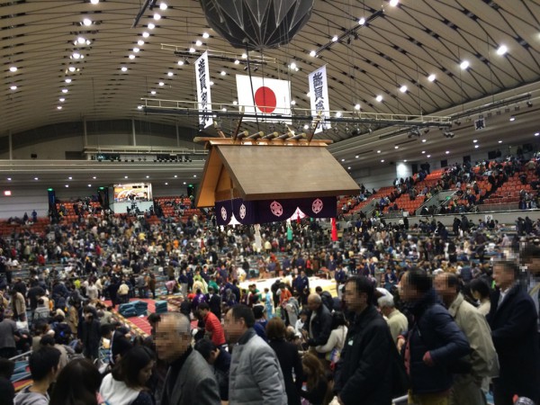 大相撲 春場所 三月場所初日 大阪場所 会場 当日券 座席表