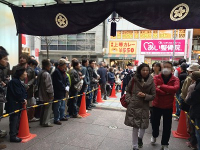 大相撲 春場所 三月場所 大阪場所 大阪府立体育館 会場 関取 力士 入り待ち