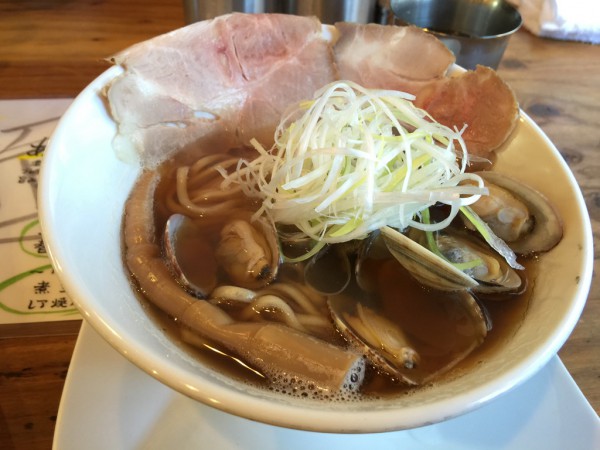 くそオヤジ最後のひとふり 十三 貝出汁専門ラーメン 醤油ラーメン あさり しじみ はまぐり メニュー 行列 感想 待ち時間 口コミ テレビで紹介 松本家の休日