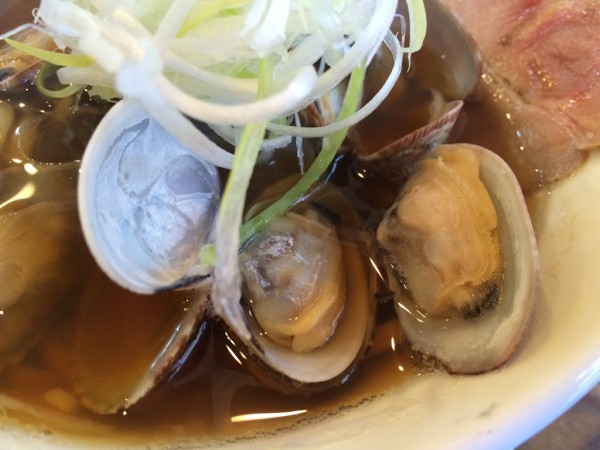 くそオヤジ最後のひとふり 十三 貝出汁専門ラーメン 醤油ラーメン あさり しじみ はまぐり メニュー 行列 感想 待ち時間 口コミ テレビで紹介