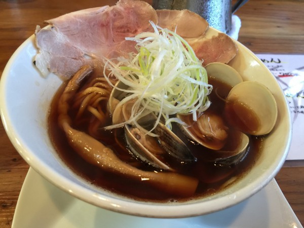 くそオヤジ最後のひとふり 十三 貝出汁専門ラーメン 醤油ラーメン あさり しじみ はまぐり メニュー 行列 感想 待ち時間 口コミ テレビで紹介