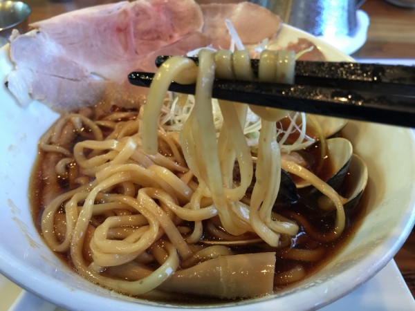 くそオヤジ最後のひとふり 十三 貝出汁専門ラーメン 醤油ラーメン あさり しじみ はまぐり メニュー 行列 感想 待ち時間 口コミ テレビで紹介