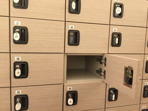 日帰り温泉【神戸みなと温泉 蓮】に行ってきました（その1）～受付・更衣室 グレンの旅＆グルメブログ