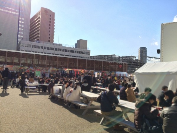 天下統一ラーメンバトル 大阪 梅田 東西 人気店 豚骨 鶏白湯 台湾まぜそば 限定 参加ラーメン店 ラーメンガールズコンテスト ステージイベント 西梅田スクエア 大阪中央郵便局跡地 チケット販売所 混雑 行列