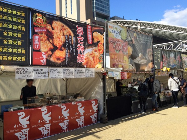 天下統一ラーメンバトル 大阪 梅田 東西 人気店 豚骨 鶏白湯 台湾まぜそば 限定 参加ラーメン店 ラーメンガールズコンテスト ステージイベント 西梅田スクエア 大阪中央郵便局跡地 チケット販売所 混雑 行列