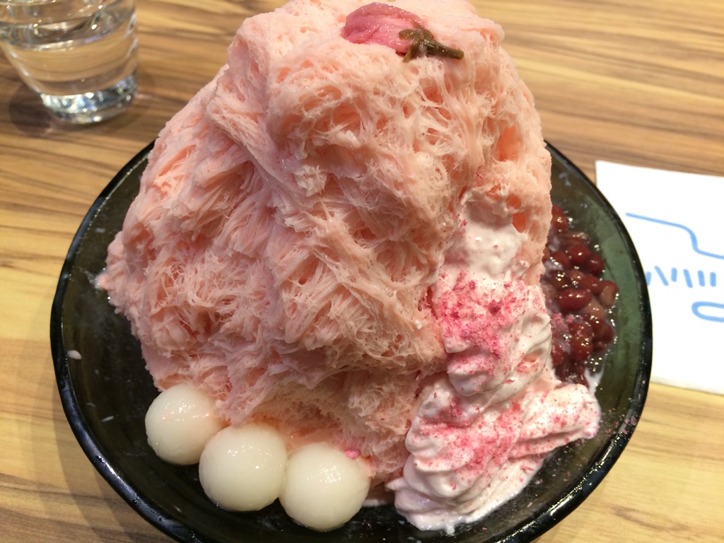 アイスモンスター ICE MONSTER グランフロント大阪 関西初出店 かき氷 マンゴー 桜ミルクかき氷 先行発売 杏仁かき氷 表参道 2号店 整理券配布 行列 混雑 待ち時間