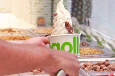 フローズンヨーグルト llaollao　ラオラオ 大阪 梅田 ホワイティうめだ 日本1号店 オープン フルーツ トッピング 日本初上陸