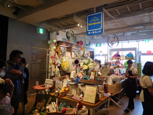 ツタヤ TSUTAYA 枚方T-SITE 枚方市駅 百貨店 駐車場 混雑 予約アプリ 子どもと学び 室内遊び場 ボーネルンド ベビーストア  誕生日プレゼント 児童書 出産祝い