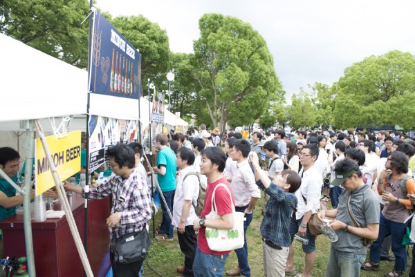 箕面ビール 感謝祭 クラフトビール 開催日 オリジナルジョッキ フードメニュー チケット 料金 混雑 時間