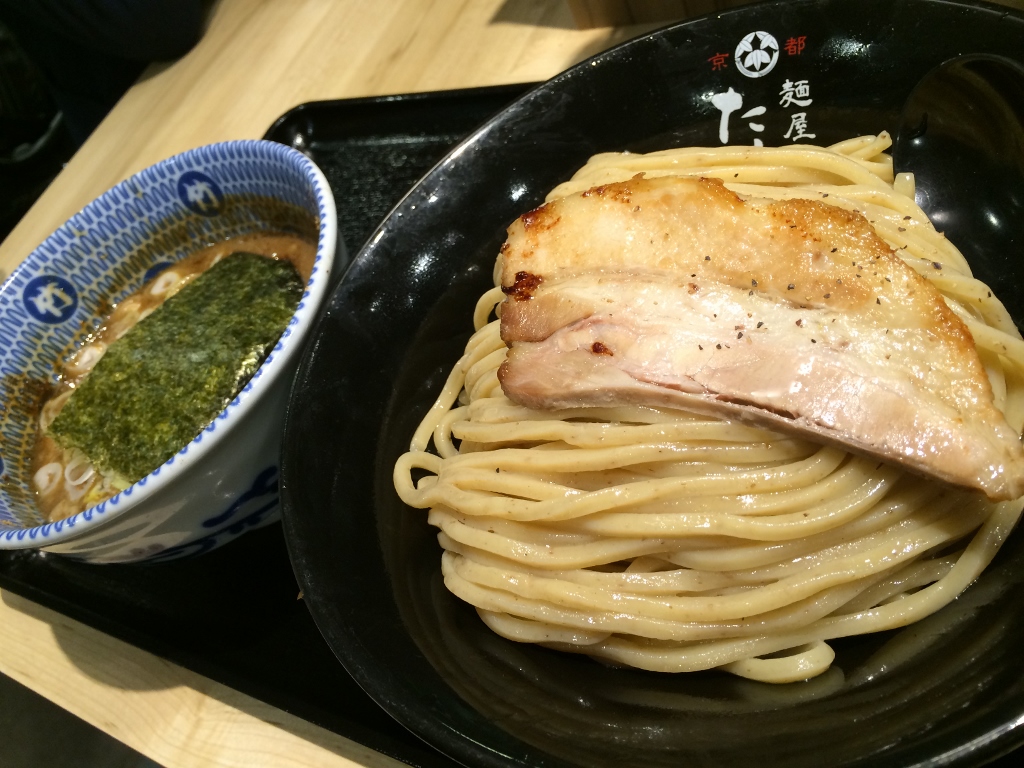 麺屋たけ井 阪急梅田駅 改札内 構内 京都で人気のつけ麺 テレビで紹介 行列 並ぶ 時間 空いている