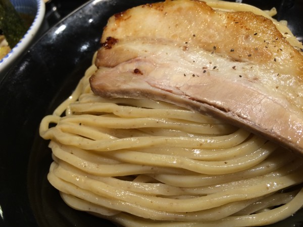 麺屋たけ井 阪急梅田駅 改札内 構内 京都で人気のつけ麺 テレビで紹介 行列 並ぶ 時間 空いている 豚骨清湯ラーメン 濃厚豚骨魚介つけ麺