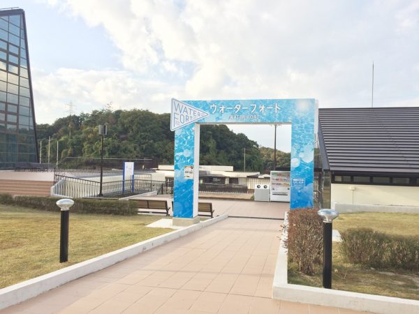 ネスタリゾート神戸 NESTA RESORT KOBE 兵庫 三木 イルミネーション ネスタイルミナ行ってきました グランピング ウォーターフォート プール