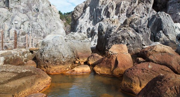 沸騰ワード10 沸騰島 東京 式根島 温泉 海中温泉 無料 露天風呂 地鉈温泉