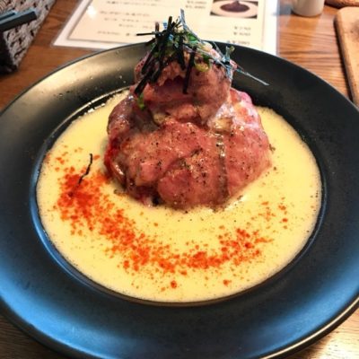 Cave カーヴ 国産牛ローストビーフ丼～トリュフ香るオイルと卵の濃厚ソース