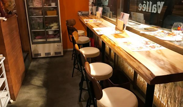 ブリューパブ テタールヴァレ 店内にビール工場 クラフトビール ビール醸造所 オリジナルビール 塊肉ロースト 店内