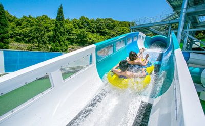 ネスタリゾート神戸 三木市 グランピング 宿泊 日帰り温泉 ホテル ウォータースライダー プール グレートブラスター 日本初上陸