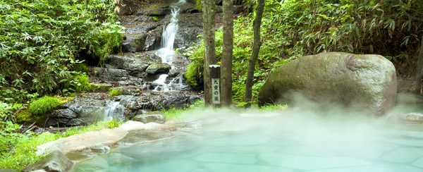 外湯・露天風呂「八重九重の湯」