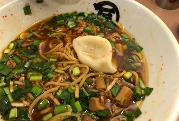 台湾ラーメンに水餃子