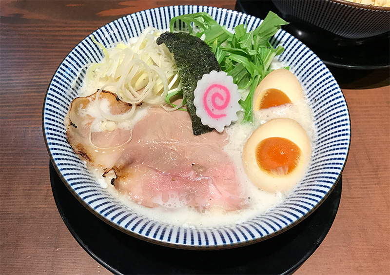 とろとろ鶏と鯛の熟玉そば