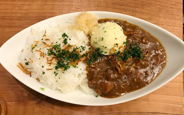 クラフトビール仕込みのチキンカレー