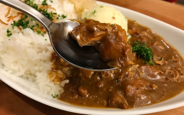 クラフトビール仕込みのチキンカレー