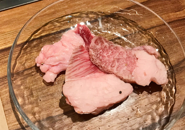 焼肉 萬野 ホルモン ミミクリ