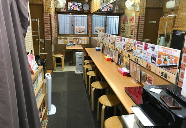 玉屋 店内