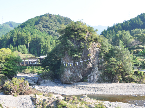 和歌山 有田川町 粟生の巌