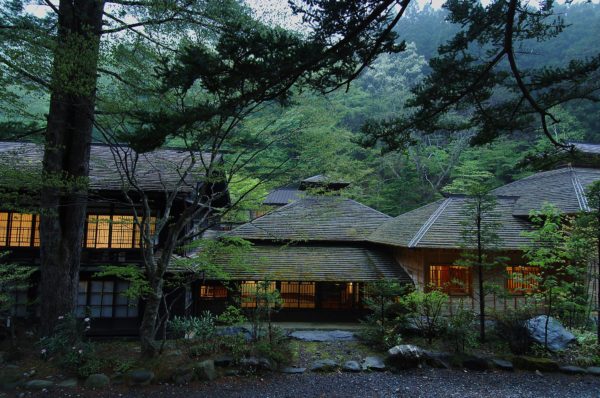 群馬 秘湯 法師温泉 長寿館 外観