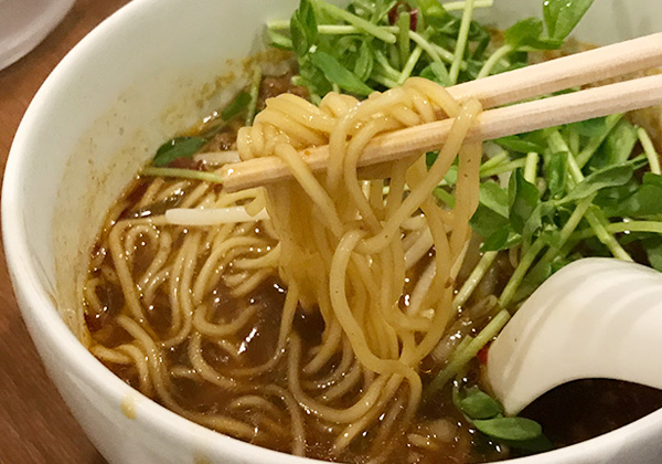 大阪 箕面 台湾ラーメン Ｇ 辛口 中華麺 豆苗