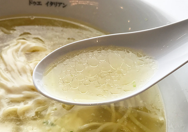 イタリアン 塩ラーメン オリーブ スープ 生ハムフロマージュ 黄金の塩らぁ麺 ドゥエイタリアン 大阪店