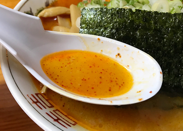 鳥取 倉吉 牛骨ラーメン 麵屋 八兵衛 牛骨辛みそラーメン スープ