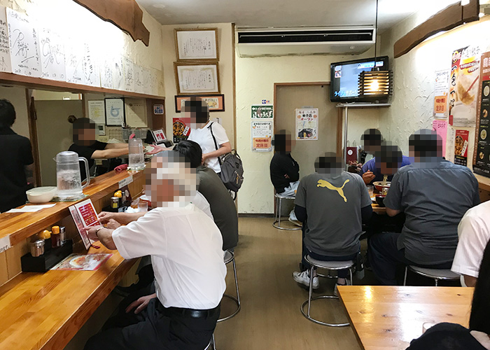 鳥取 倉吉 牛骨ラーメン 麵屋 八兵衛 店内 混雑