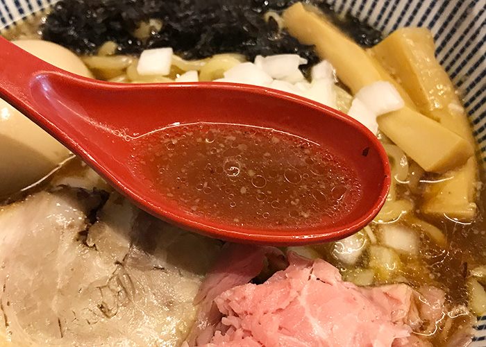 背脂醤油らー麺 スープ ジョーテラスオオサカ 大阪城下町 ラーメン小路 焼きあご塩らー麺 たかはし