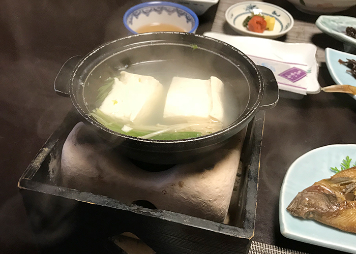 三朝温泉 旬彩の宿 いわゆ 朝食 湯豆腐