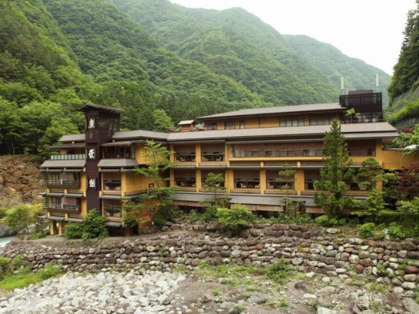 山梨 西山温泉 慶雲館 外観