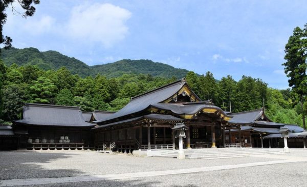 新潟 越後一宮 彌彦神社