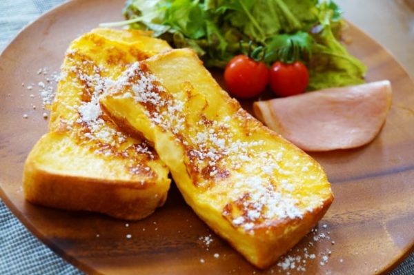 ソーセージとリンゴのフレンチトースト焼きレシピ