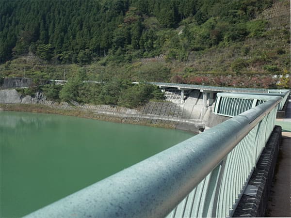 かりそめ天国 埼玉 旅館 四千頭身 後藤ファミリー浦山ダム