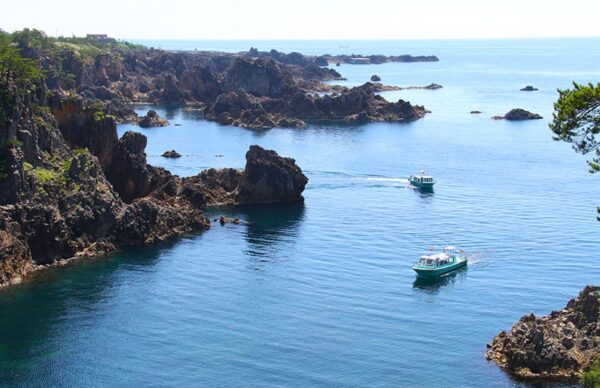 佐渡島 尖閣湾揚島遊園 海中透視船