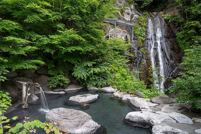 栃木 奥鬼怒温泉郷 八丁湯 滝見露天風呂