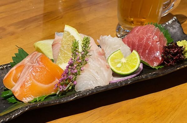 和歌山 居酒屋 炭焼菜彩干物飯 紀州のしずく お造り盛合せ