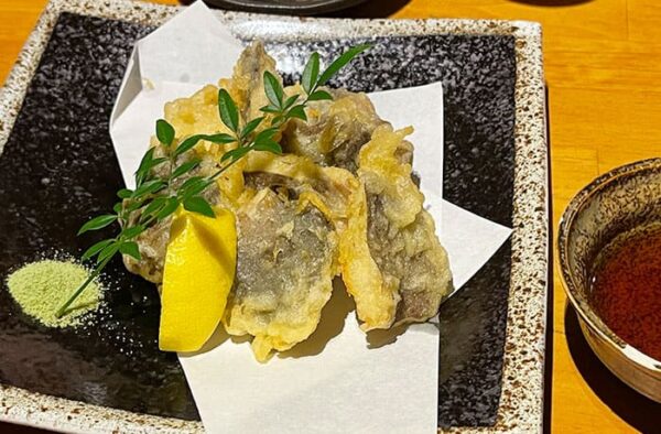 和歌山 居酒屋 炭焼菜彩干物飯 紀州のしずく 岩出産黒アワビ茸の天ぷら