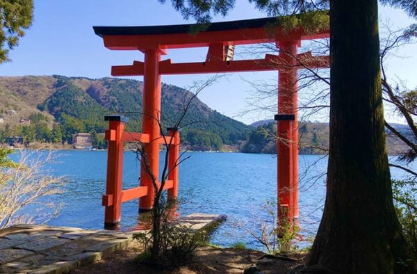 箱根神社 湖上 鳥居