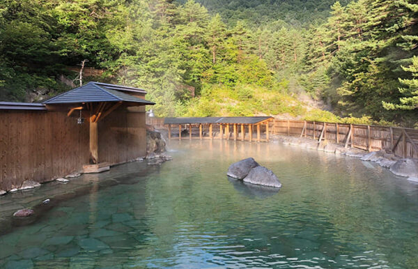 群馬 草津温泉 西の河原露天風呂