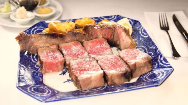 東京 銀座 ステーキ ブルーリリー 骨付き熟成肉ステーキ