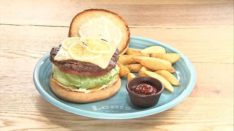 東陽町 Louis Hamburger Restaurant ルイス ハンバーガー レストラン レモンチーズバーガー