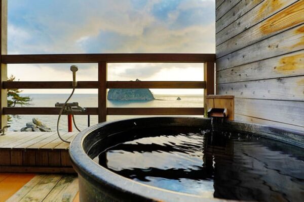静岡 西伊豆 海辺のかくれ湯 清流 露天風呂付 ジュニアスイート和室
