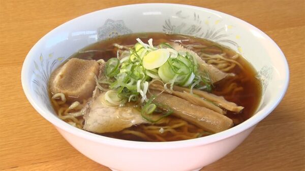 青森県 弘前市 文ちゃんラーメン 手打中華