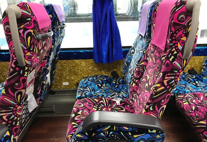 H.I.S.バスツアー 一泊二日 白川郷 飛騨 高山 シート ピッチ 幅狭い